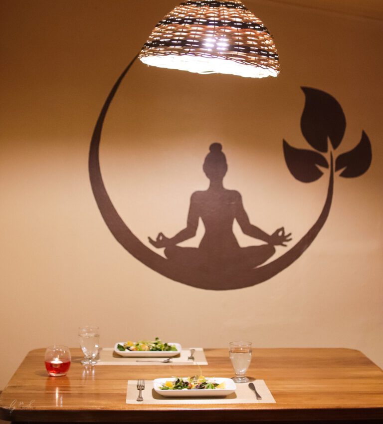 Essence Arenal Eat & Drink